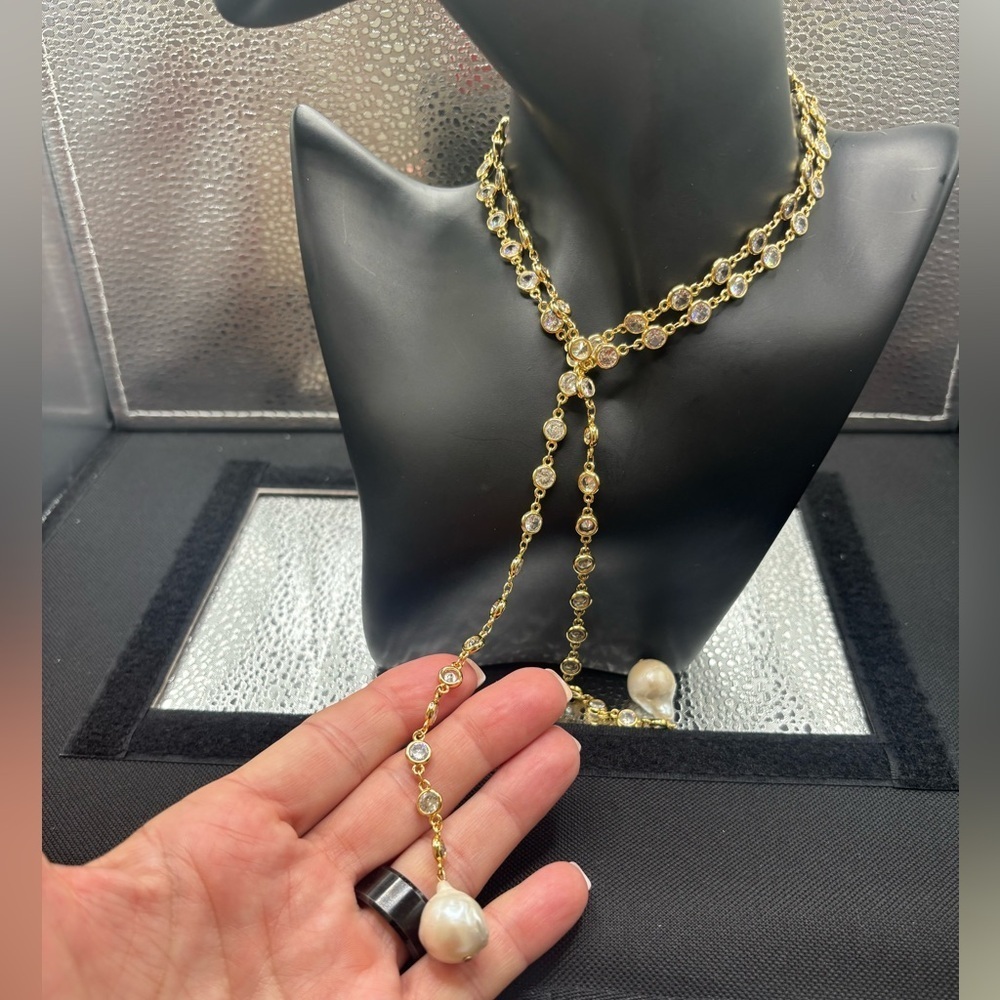 Elegant Large Gold and Two Baroque Peals Lariat Necklace. - Picture 7 of 7
